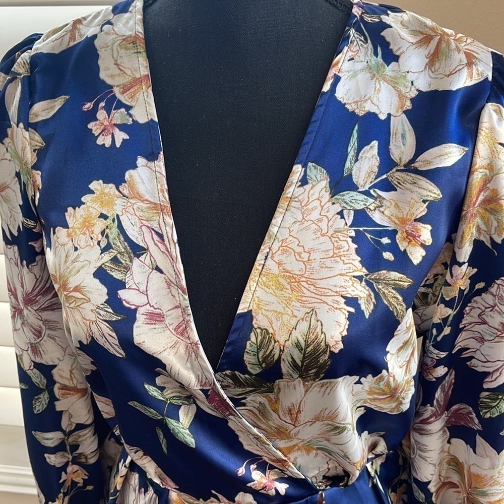 Blouse💙 - Picture 3 of 7